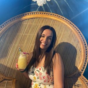 Meet your Posher, Paola